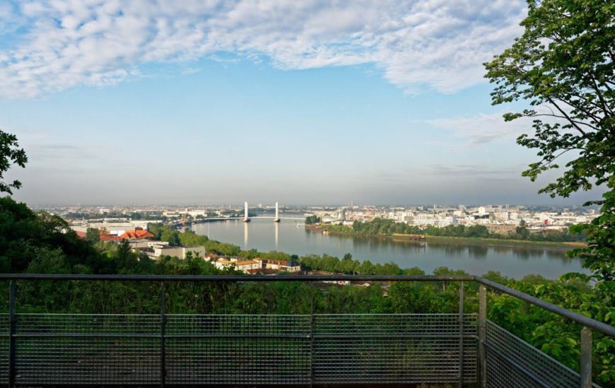 Magnificent view from the Parc de l'Ermitage, looking towards the Pont Chaban-Delmas