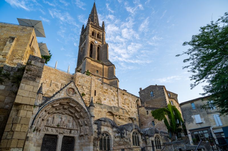 the troglodyte church of Saint-Émilion with its impressive view and bell tower