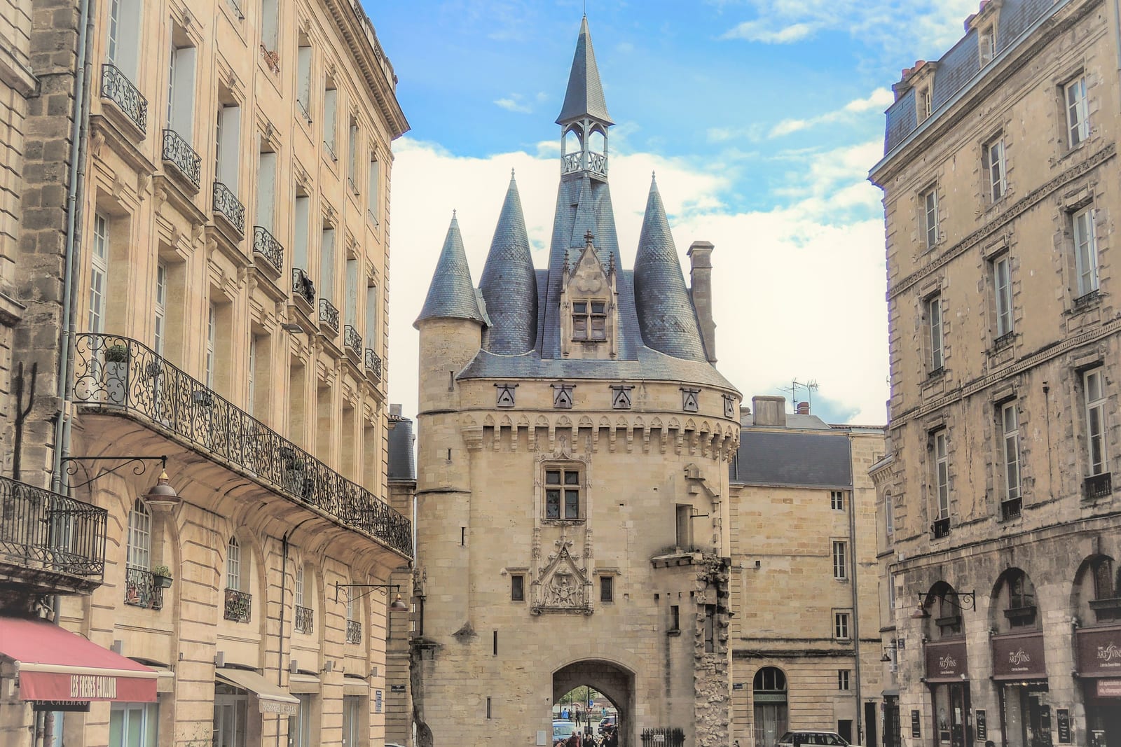 Porte Cailhau in Bordeaux